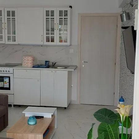 Apartment Lovely 1-bed In Perea *