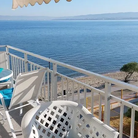 Apartment - Sleeps 2 - Parking - Balcony *