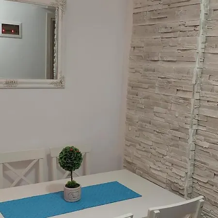 Apartment Lovely 1-bed In Perea