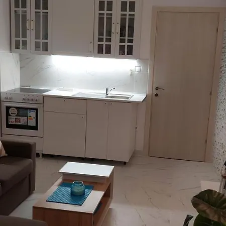 Lovely 1-bed In Perea Apartment