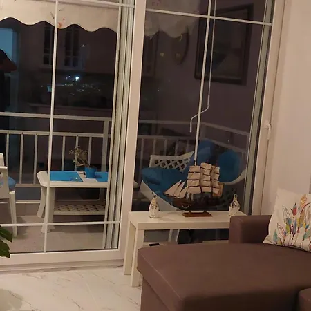 - Sleeps 2 - Parking - Balcony Apartment Peraia (Thessaloniki)