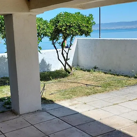 Apartment - Sleeps 2 - Parking - Balcony *