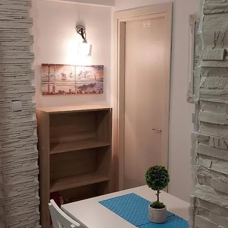Lovely 1-bed In Perea Daire *