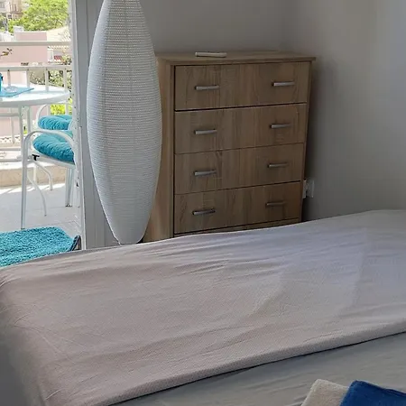 - Sleeps 2 - Parking - Balcony