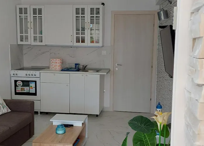 Apartment - Sleeps 2 - Parking - Balcony