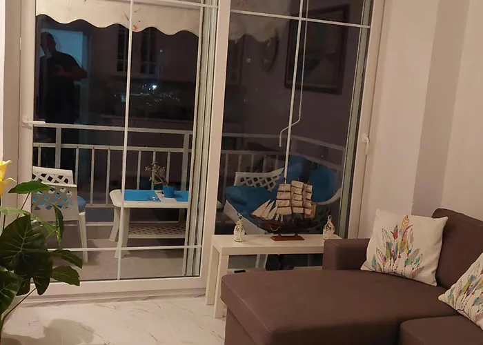 - Sleeps 2 - Parking - Balcony Apartment Peraia (Thessaloniki)